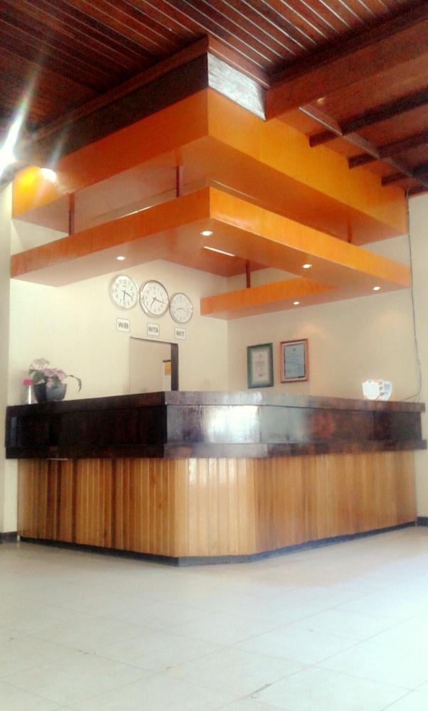 Serayu Hotel Timika Buitenkant foto