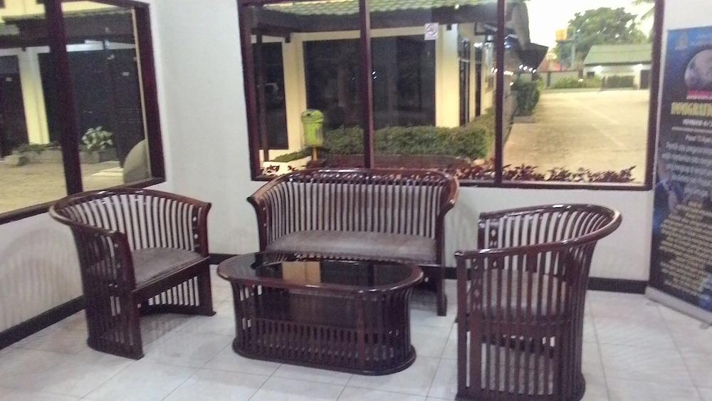 Serayu Hotel Timika Buitenkant foto