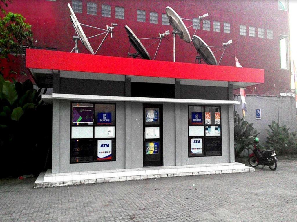 Serayu Hotel Timika Buitenkant foto