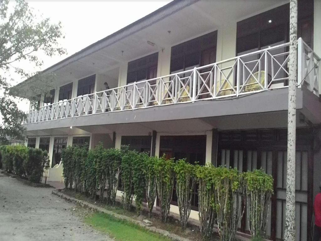 Serayu Hotel Timika Buitenkant foto