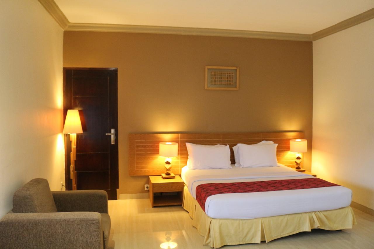 Serayu Hotel Timika Buitenkant foto