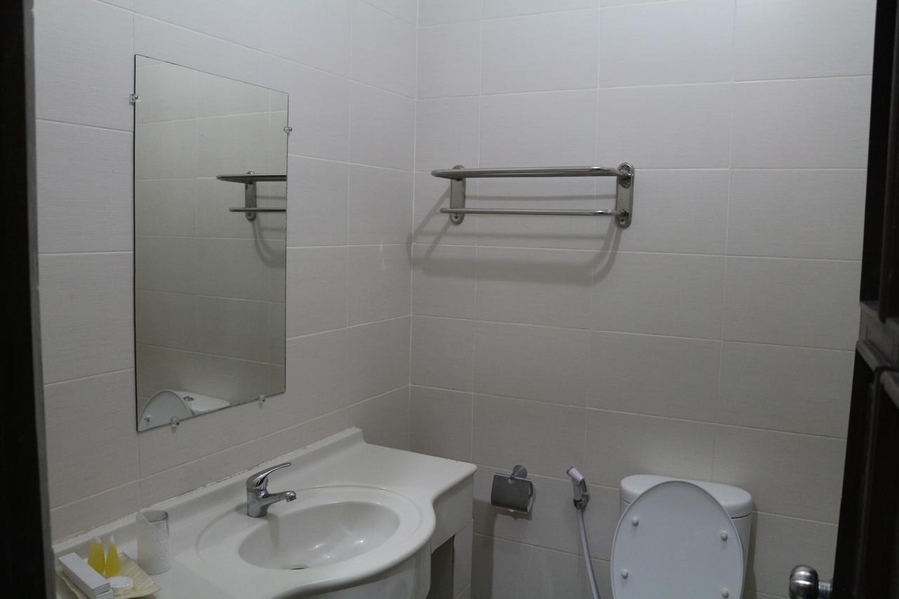 Serayu Hotel Timika Buitenkant foto