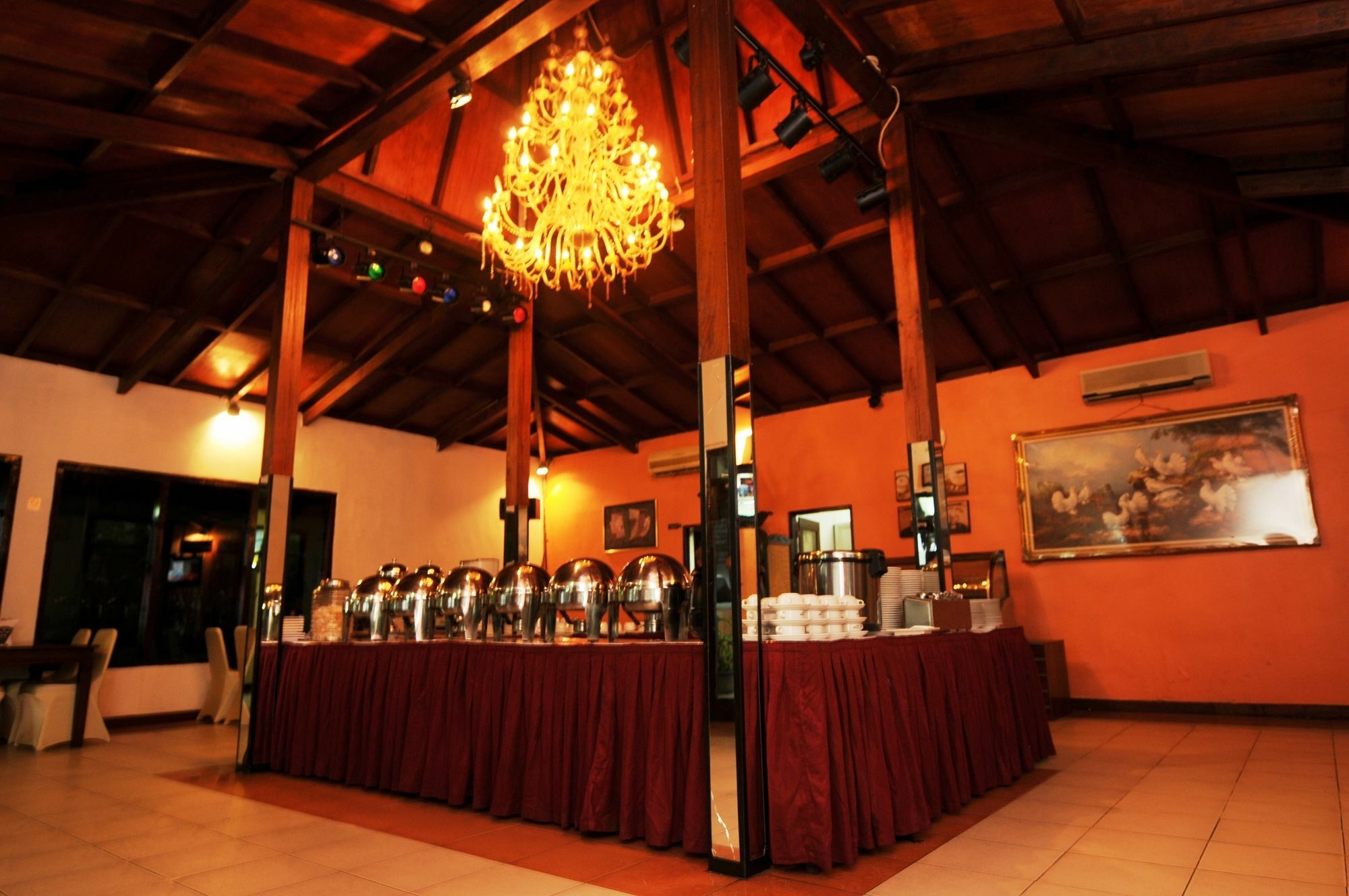 Serayu Hotel Timika Buitenkant foto
